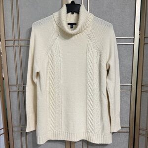 American Eagle Outfitters cream cable knit turtleneck sweater. Women’s size XXL.